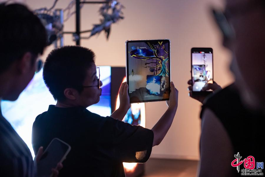 “再造灵境——当代艺术展”开幕 数字美学让艺术创作更加自由开放