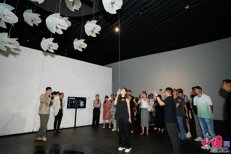 “再造灵境——当代艺术展”开幕 数字美学让艺术创作更加自由开放