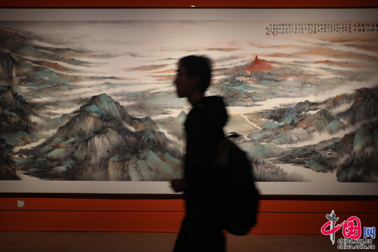 “大美潇湘”大型系列山水画展在北京中国美术馆开幕｜影记