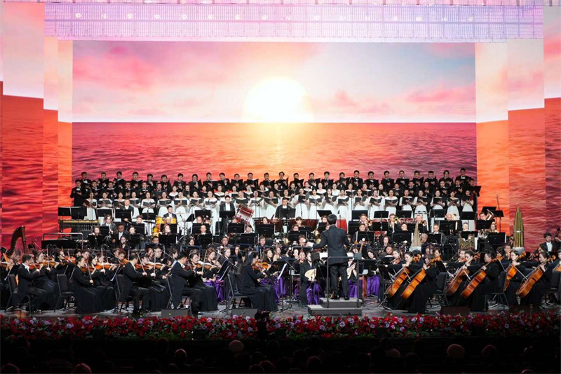 “冠达之春”大型民族交响主题音乐会在重庆大剧院上演