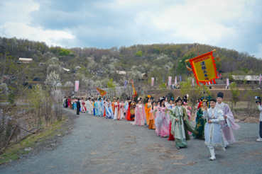 长春百年梨园盛景绽放 汉服花朝节游园会盛况空前