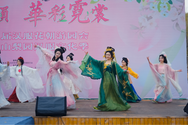 长春百年梨园盛景绽放 汉服花朝节游园会盛况空前