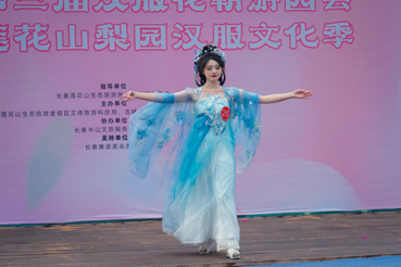 长春百年梨园盛景绽放 汉服花朝节游园会盛况空前