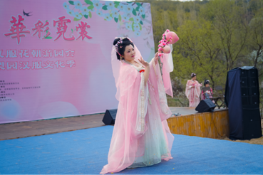 长春百年梨园盛景绽放 汉服花朝节游园会盛况空前