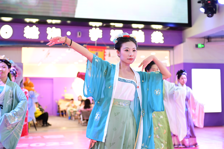 火火国风潮 青年汉服社团专场文艺演出传承传统文化