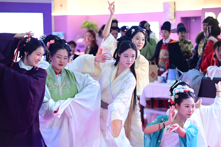 火火国风潮 青年汉服社团专场文艺演出传承传统文化