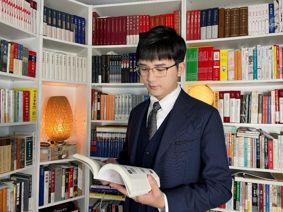 以一人之力带动6000多万人读书，这位90后到底有什么魔力？