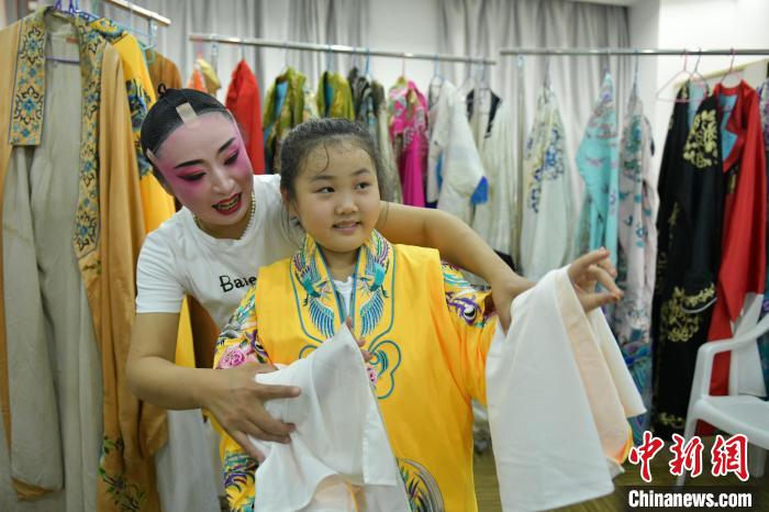 青春版“拉魂腔”《吕布与貂蝉》再掀淮河浪