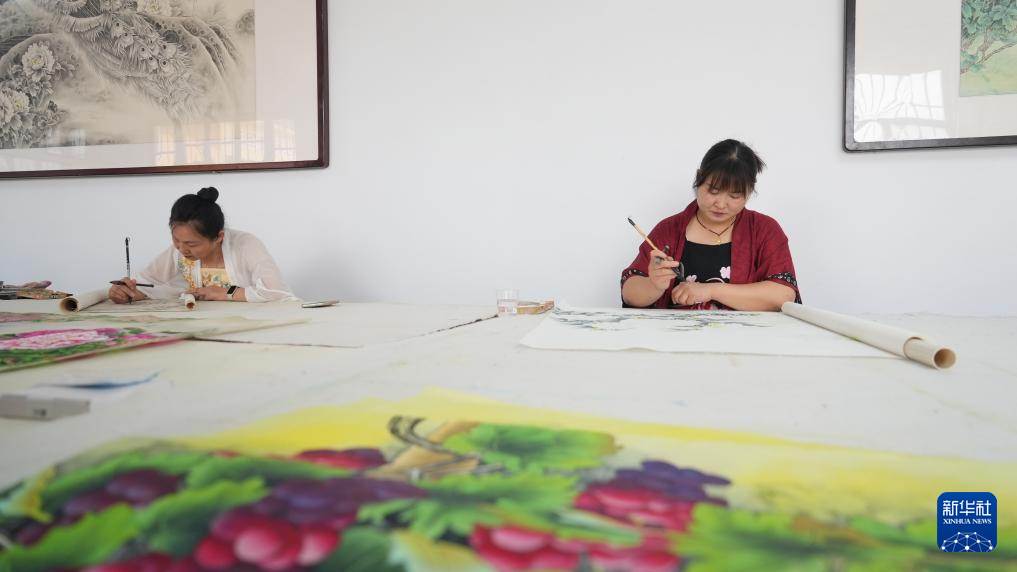 山东巨野：新农人绘出致富路