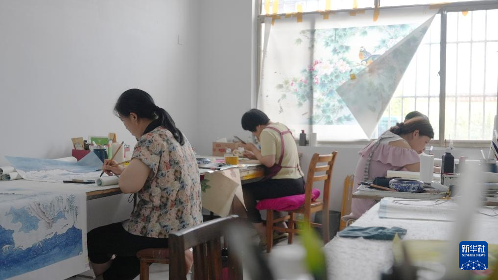 山东巨野：新农人绘出致富路