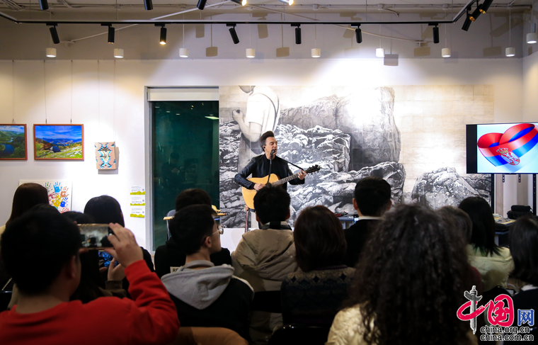 北京塞尔维亚文化中心举办音乐会 塞尔维亚歌手飞龙奏演“中塞情歌”
