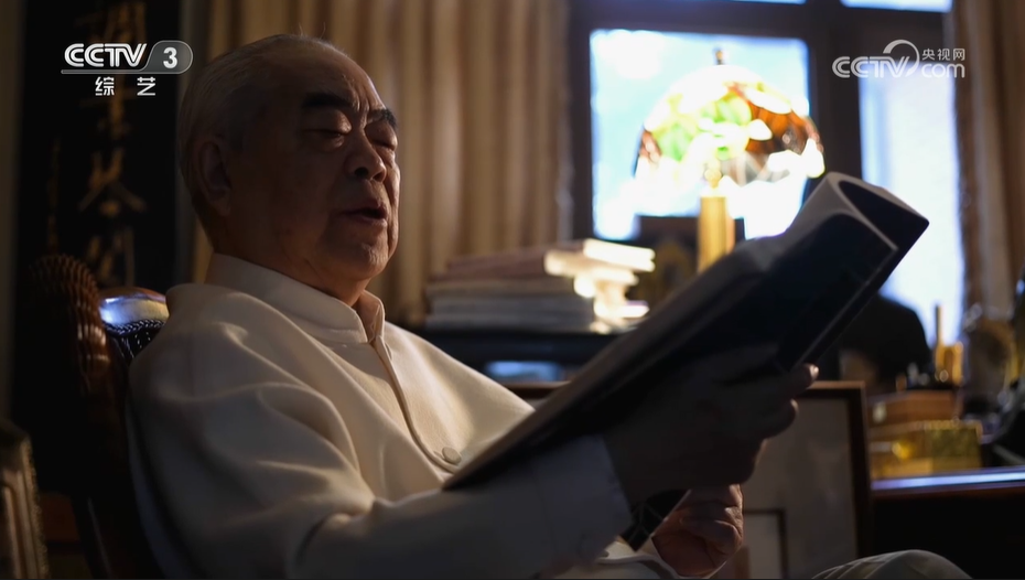 画家范曾：《离骚》一生手边书屈子万古铸忠魂