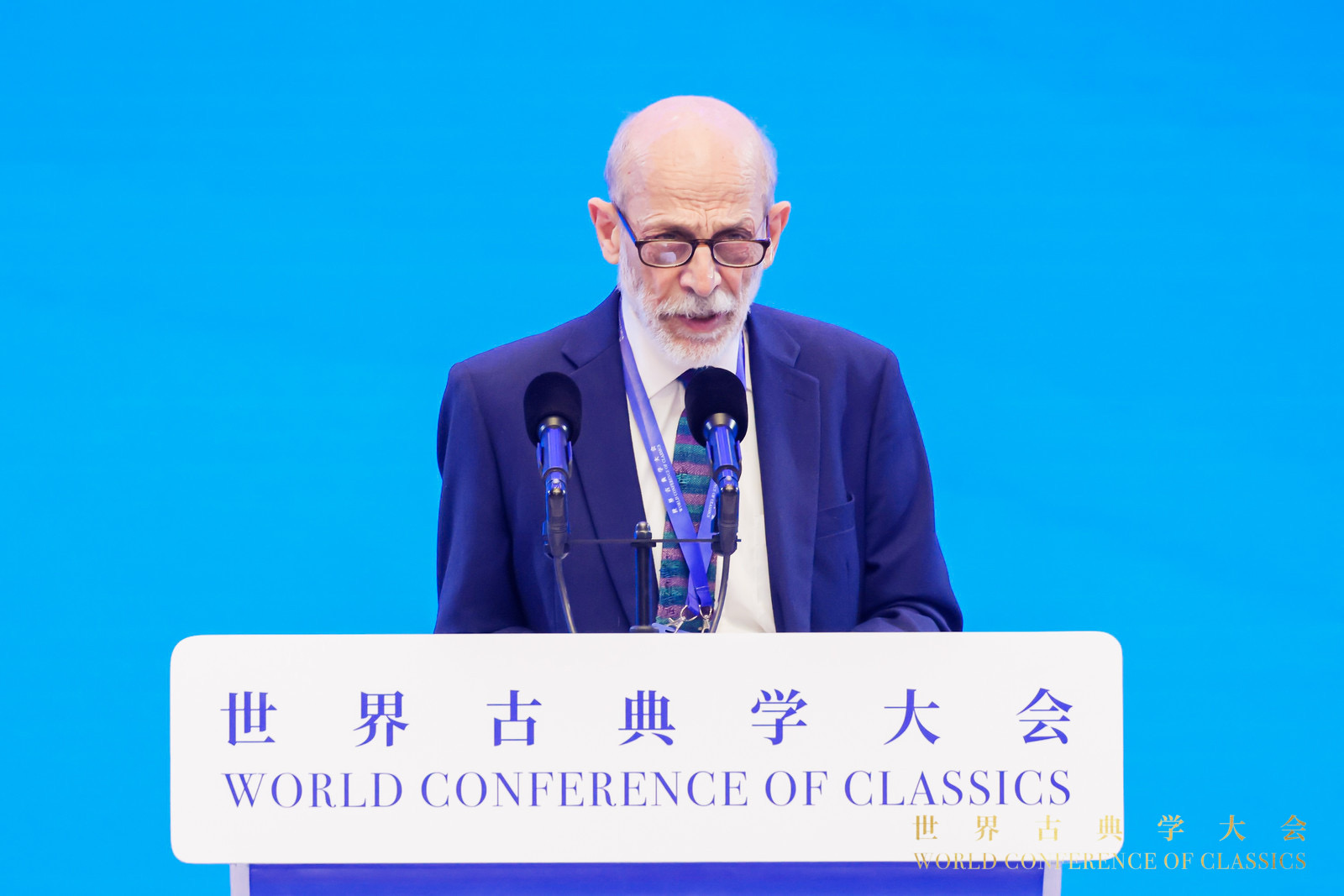 希腊雅典科学院文学与艺术部院士：古典学科应当在教育中占据更大的比例