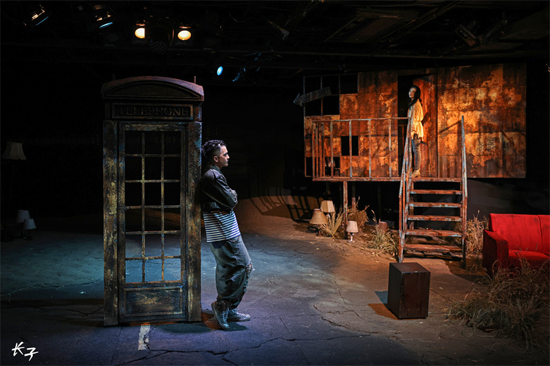 北京人艺《长子》首演 探讨爱与信任