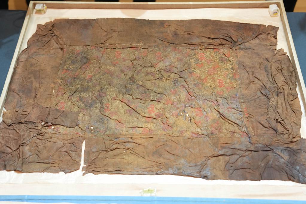 马王堆汉墓新发现：绮地“乘云绣”实为坐垫 T形帛画发现改痕