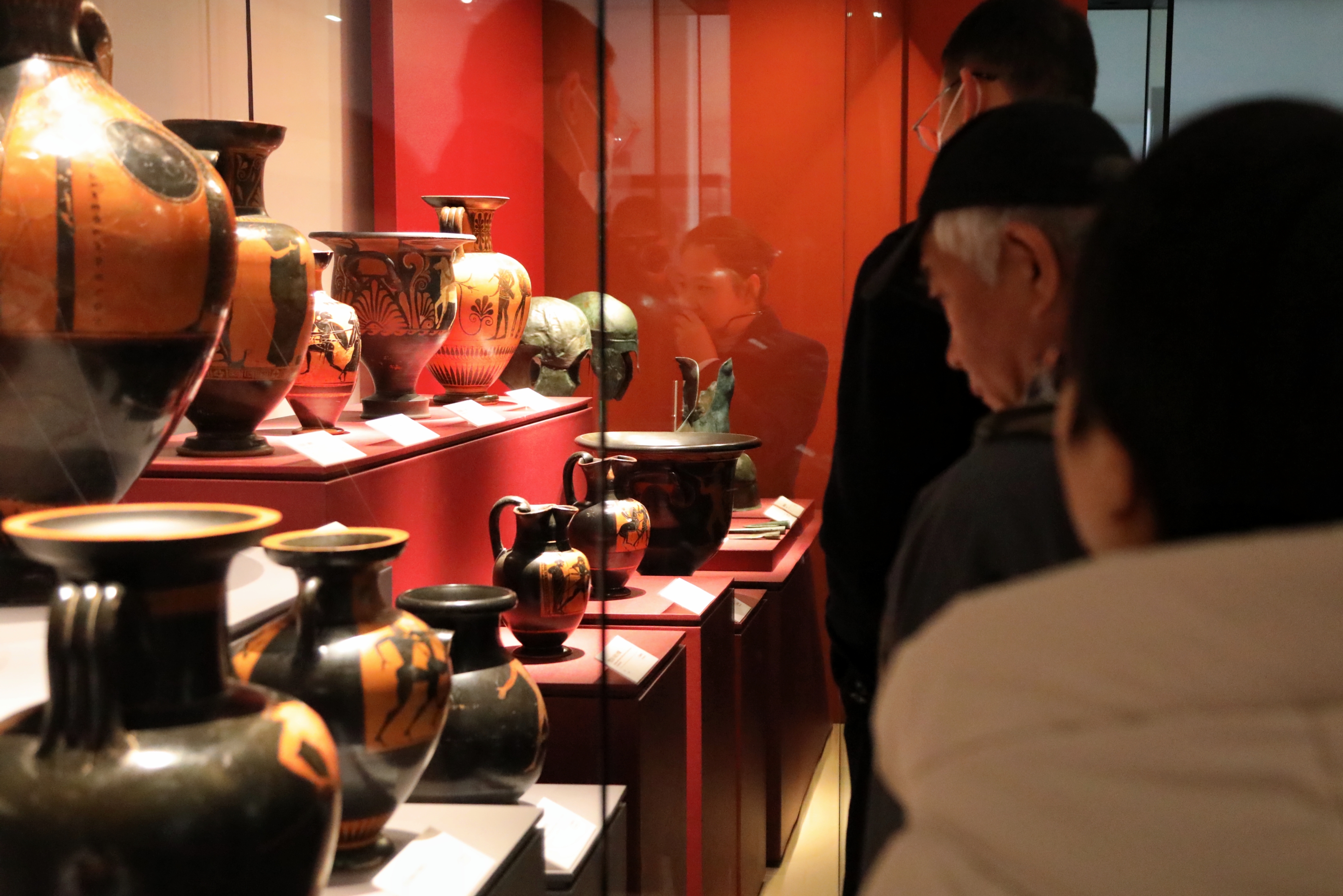 北京三山五园文化艺术中心迎首个大型文物展 123件古希腊文物与观众见面