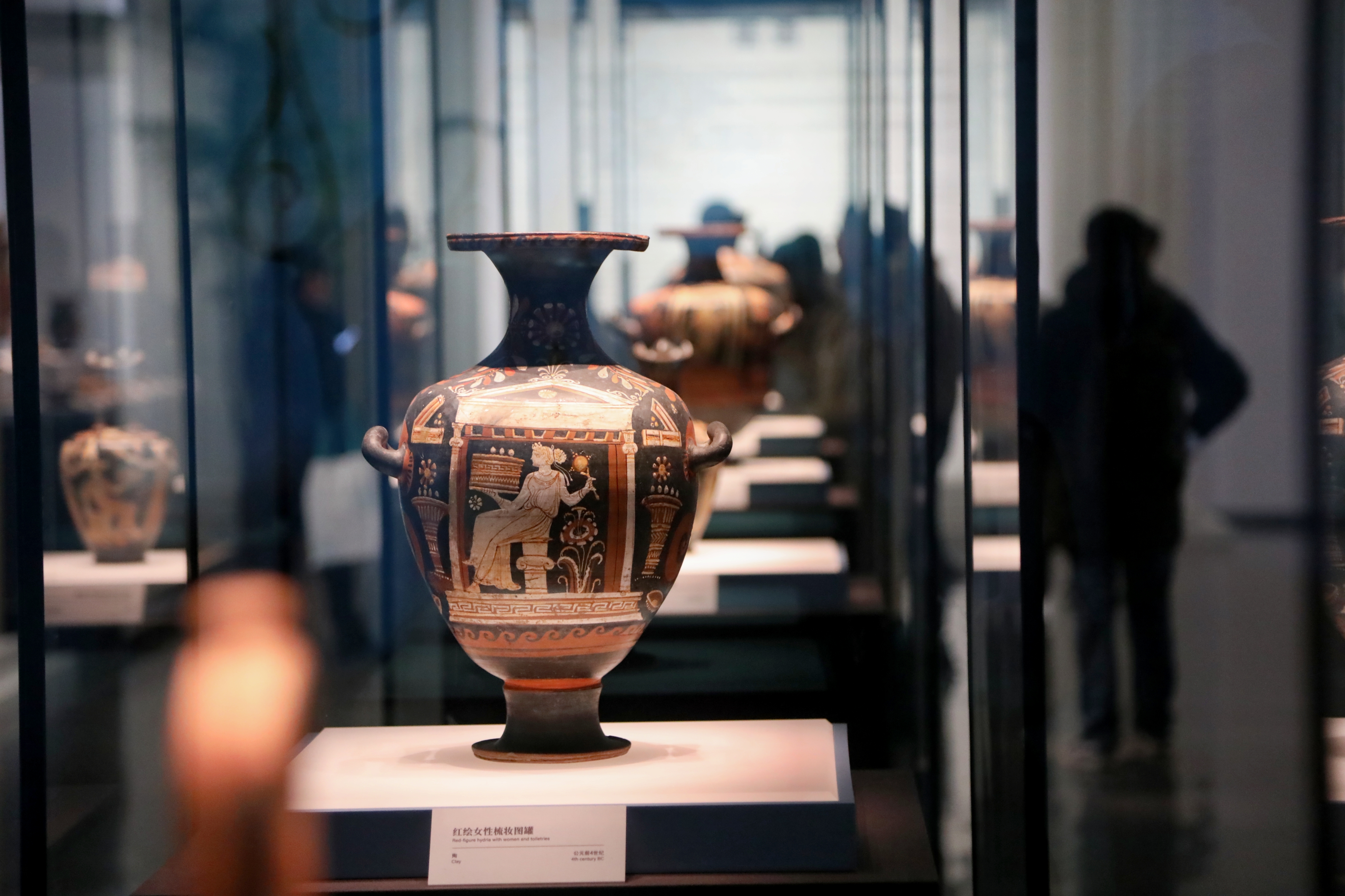 北京三山五园文化艺术中心迎首个大型文物展 123件古希腊文物与观众见面