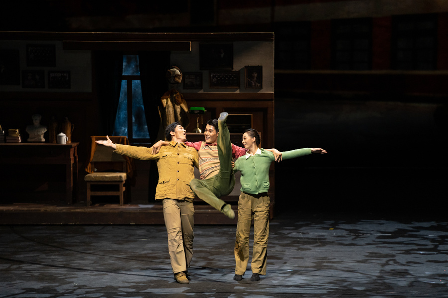 原创民族舞剧《天路》在国家大剧院上演