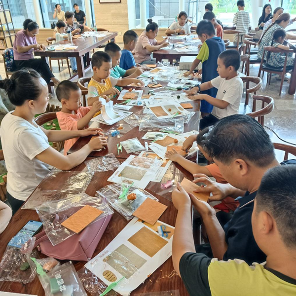 《华夏之路》全民阅读推广活动在新疆克拉玛依市启动