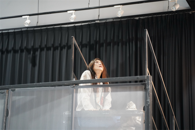 舞台剧版《看不见的客人》6月亮相北京 张维伊金靖上演神级反转