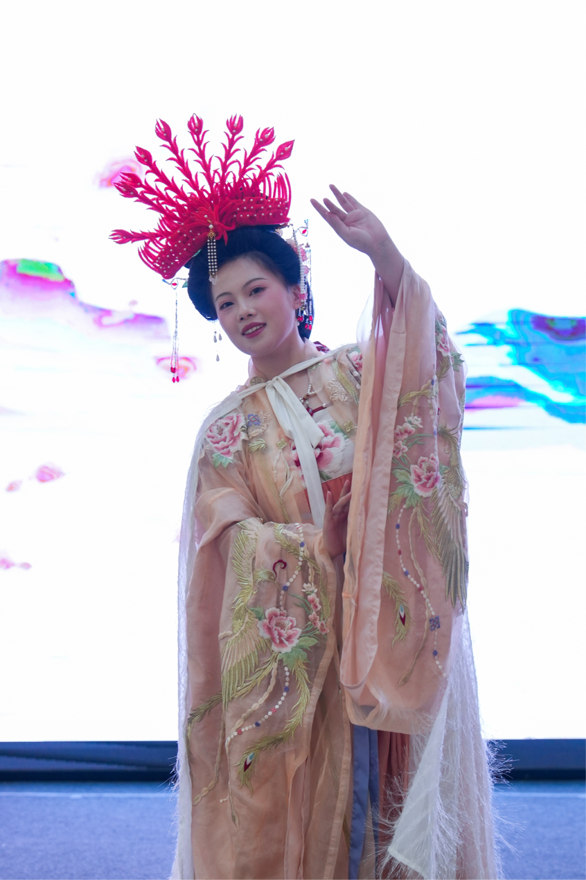 松盛汉服文化艺术盛典暨礼衣华夏汉服模特大赛东北赛区表彰大会成功举办