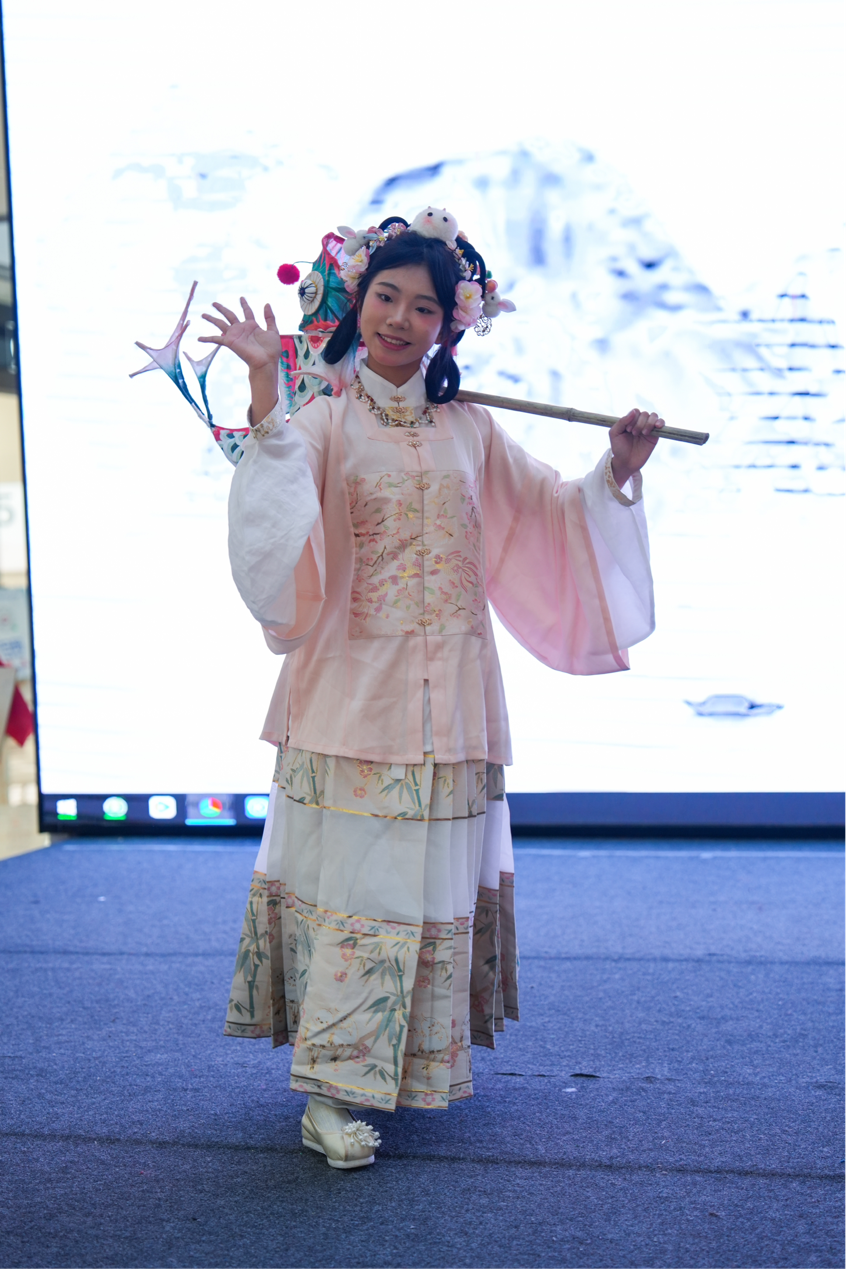 松盛汉服文化艺术盛典暨礼衣华夏汉服模特大赛东北赛区表彰大会成功举办