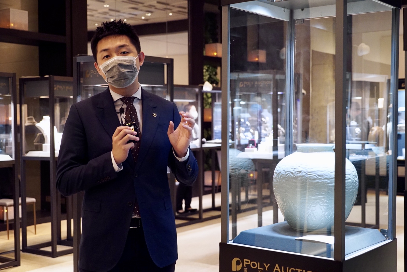 保利香港2021秋季拍卖重磅拍品亮相预展北京站