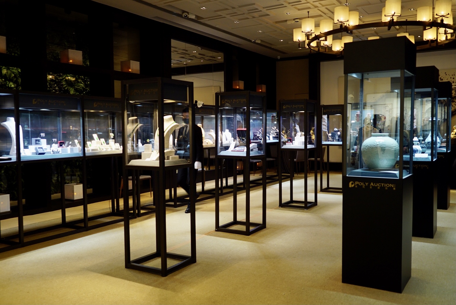 保利香港2021秋季拍卖重磅拍品亮相预展北京站