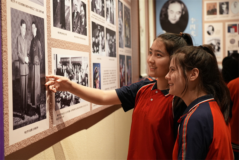 文化名人与文化传播展在和田地区博物馆开展