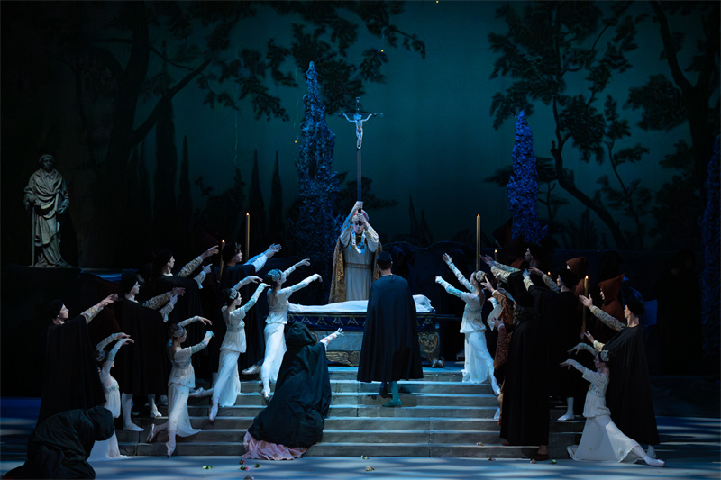 俄式芭蕾《罗密欧与朱丽叶》拉开2024国家大剧院舞蹈节序幕
