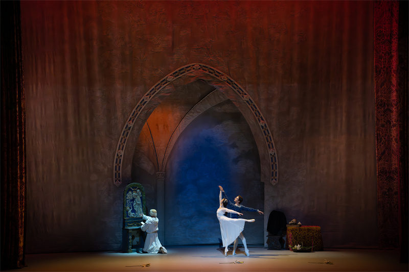 俄式芭蕾《罗密欧与朱丽叶》拉开2024国家大剧院舞蹈节序幕