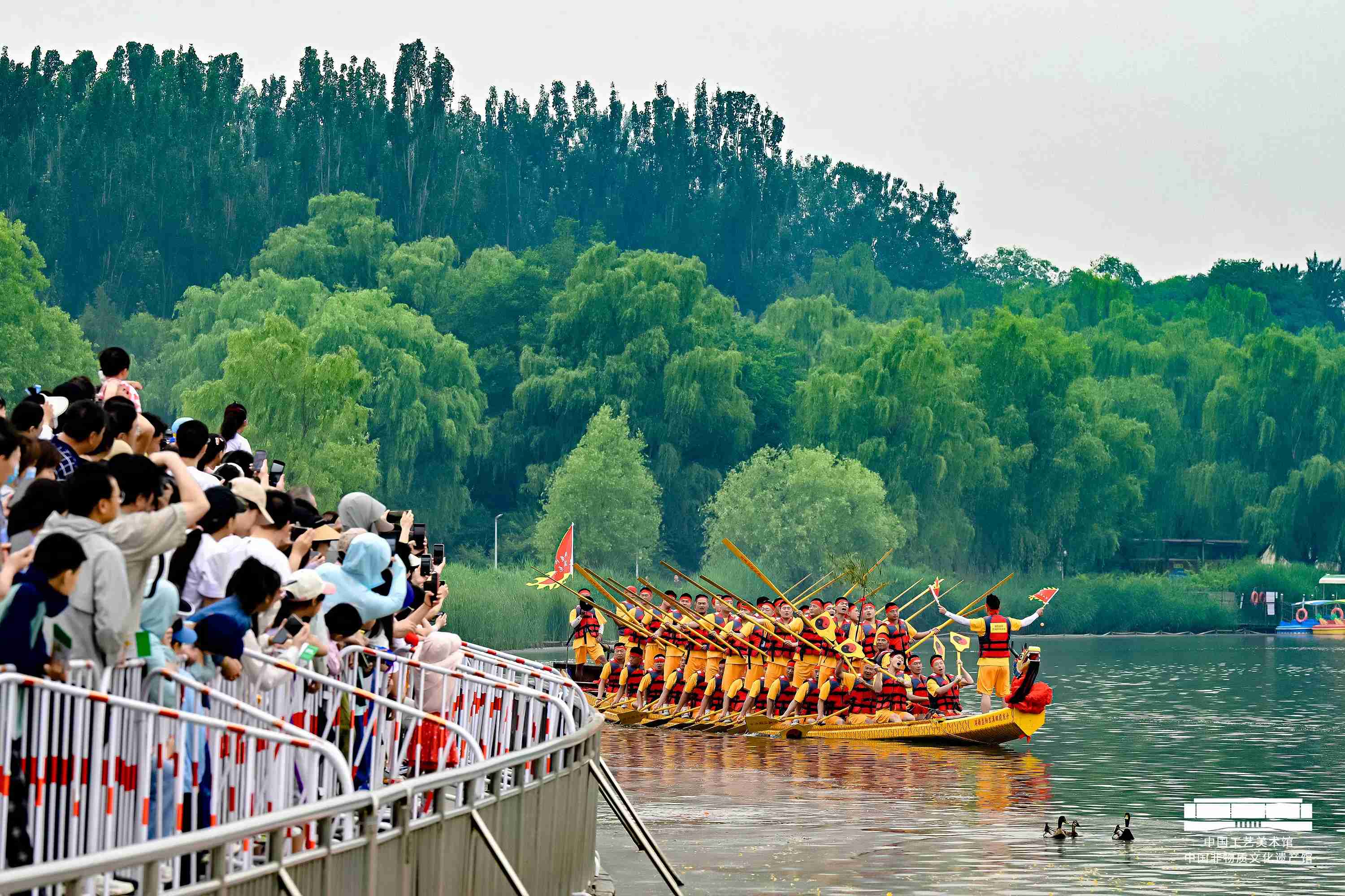 湖南兰溪双桡龙舟闹端午 中国非遗馆推出端午节系列活动
