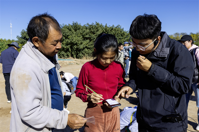 20组家庭走进北京路县故城遗址考古发掘现场