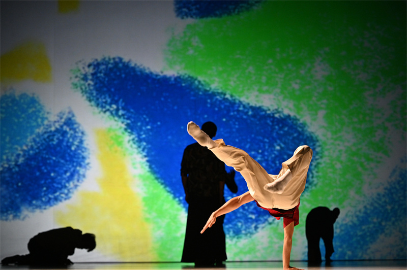 云门舞集《霞》登台国家大剧院