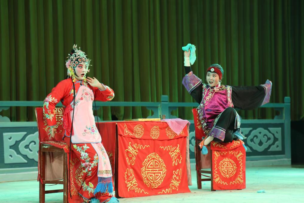 “00后”稀有剧种演员在互联网上搭起“新戏台”