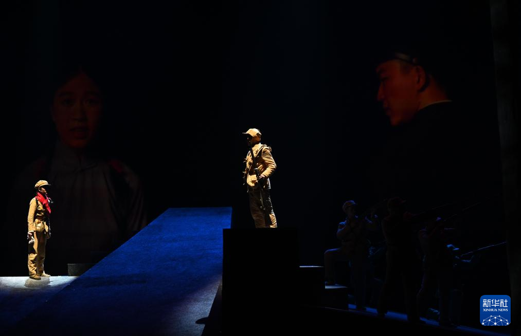 原创话剧《一条大河波浪宽》在京上演