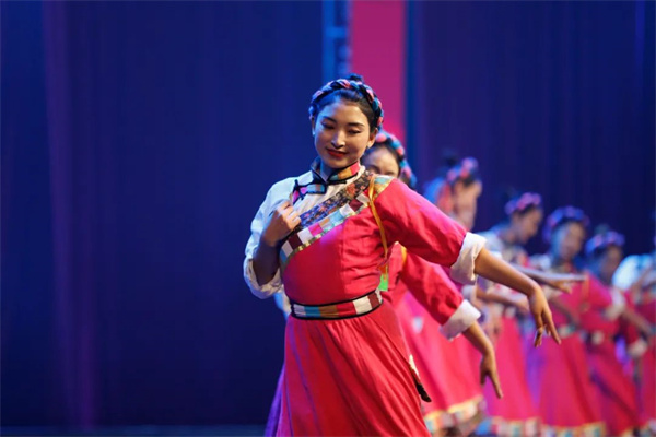 “黑土颂·雪域情”龙藏两地文化交流系列文艺汇演精彩上演