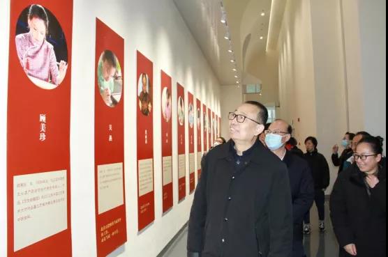 潘鲁生在上海调研：要做好传统工艺传承人的培养工作