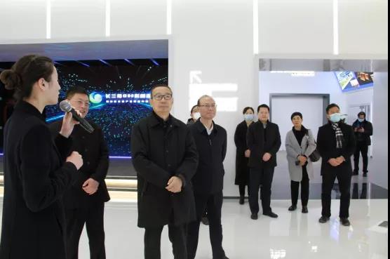 潘鲁生在上海调研：要做好传统工艺传承人的培养工作