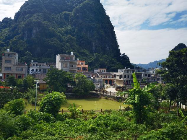 【民族团结党旗红】广西凭祥柳班村：富民车间助村民走上致富路