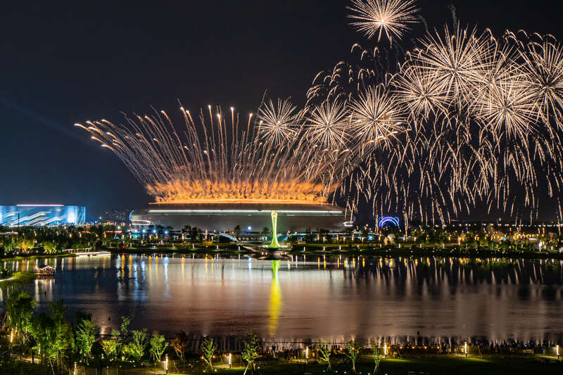 多图直击成都大运会开幕式焰火彩排