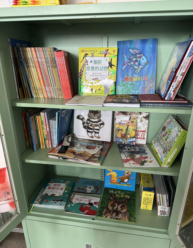 小小图书角 开辟悦读大世界