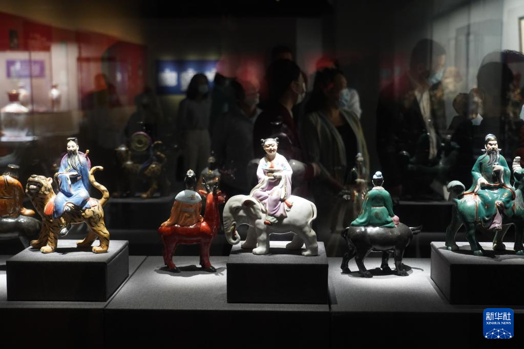 新中国时期景德镇外销瓷展举行