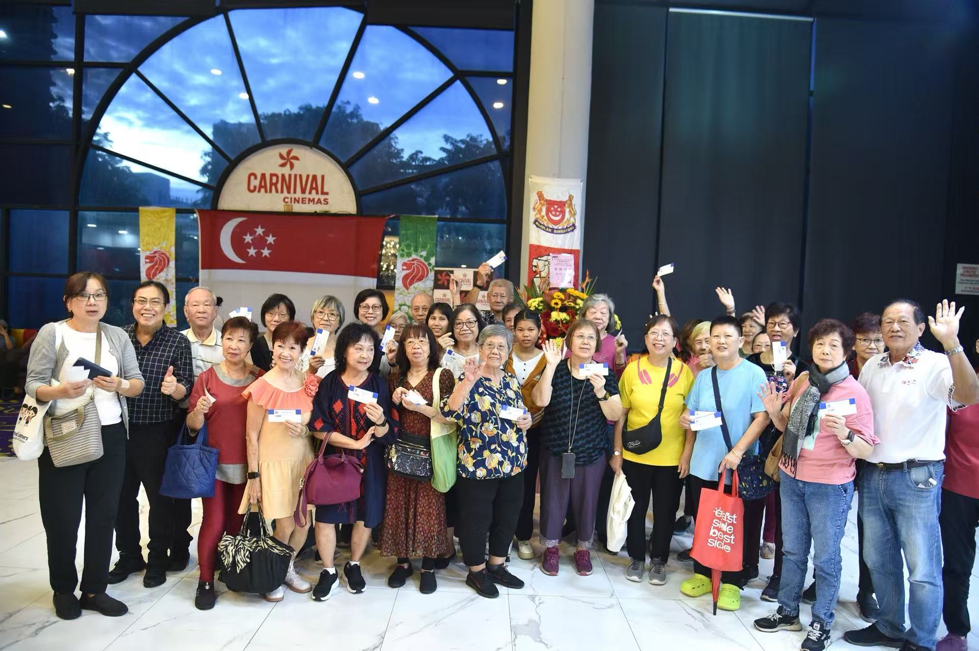 粤剧电影《白蛇传・情》狮城首映 以光影匠心续写中新戏曲文化交融新篇