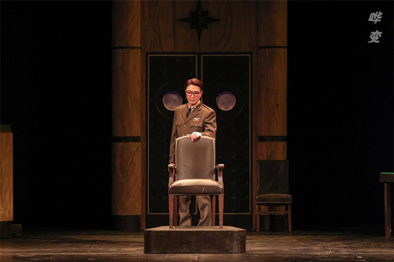 现象级话剧《哗变》再上演 观众感受“台词风暴”