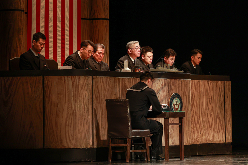 现象级话剧《哗变》再上演 观众感受“台词风暴”