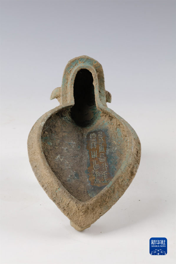 河南安阳发现商代“册”族居葬区