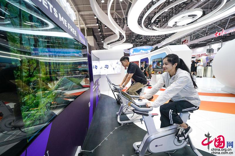 深圳文博会开幕 北京朝阳沉浸式主题展亮点十足