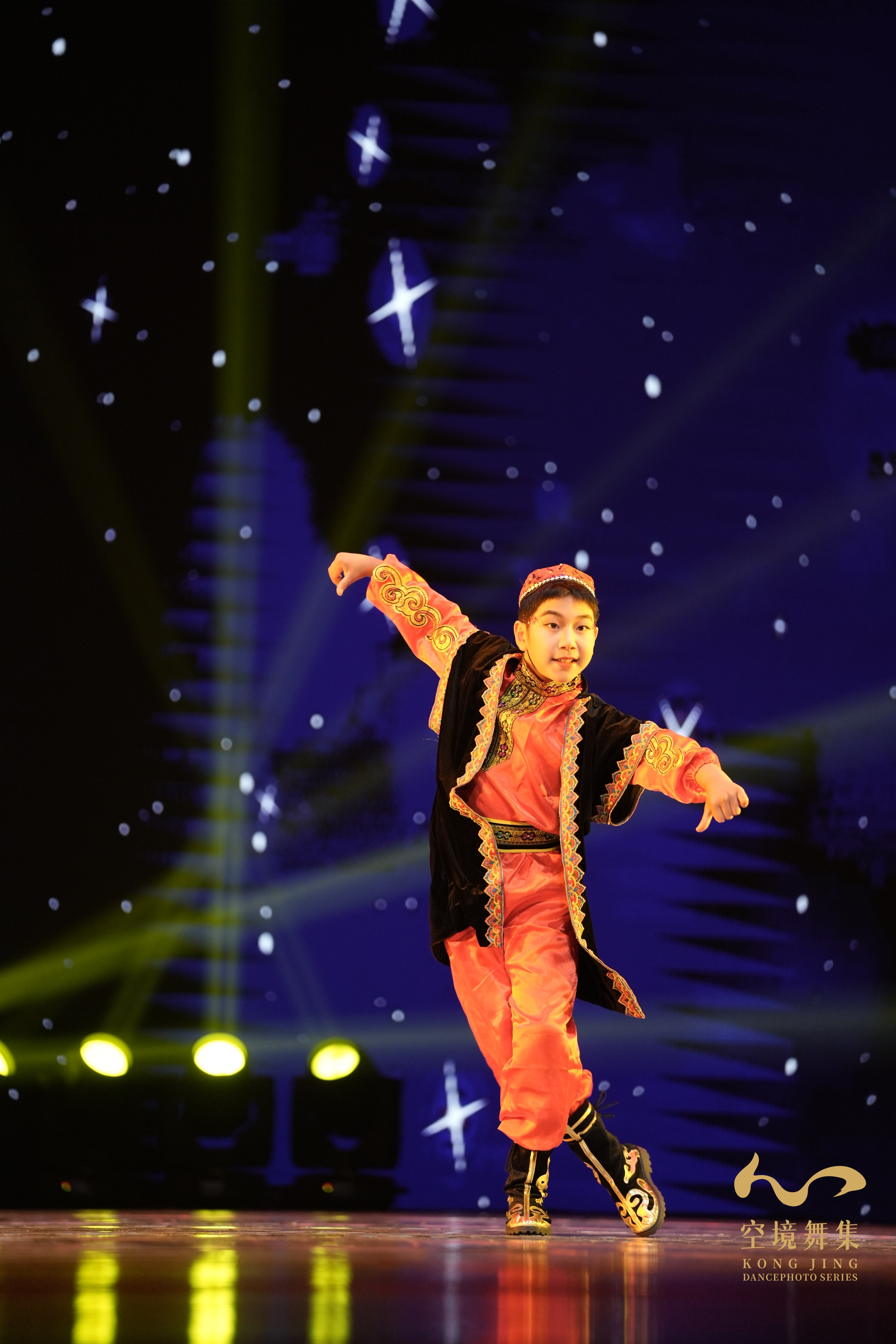 “舞向未来”第十一届校园舞蹈总汇演在北京民族剧院举行