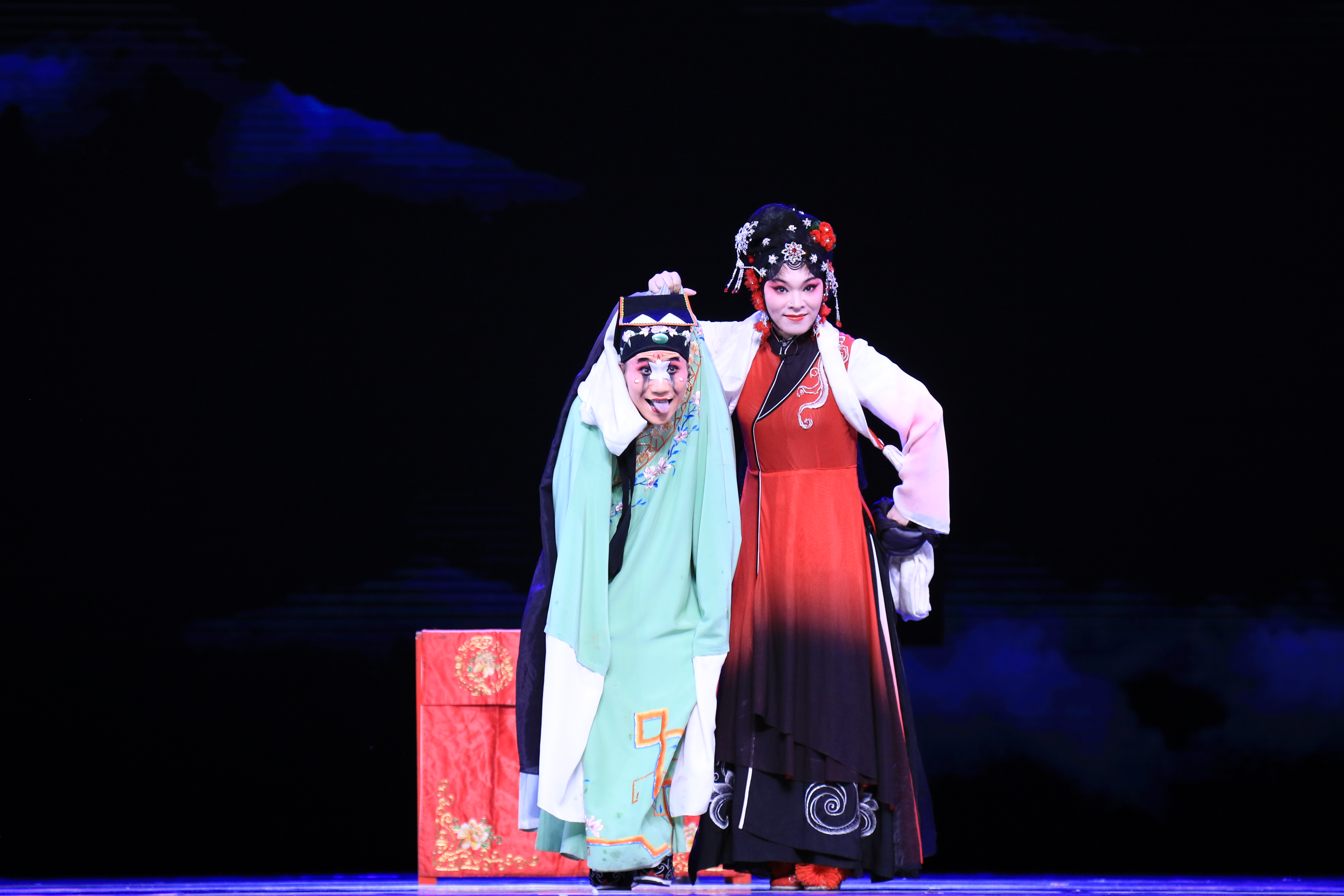 “中国有戏”首次走进新疆 新晋梅花奖演员伊犁舞台展风华